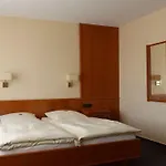 Hansa Hotel 3*