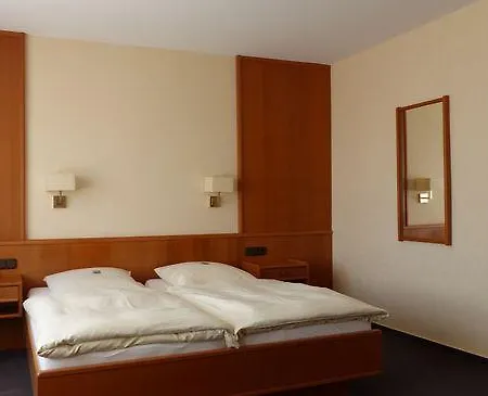 Hansa Hotel 3*