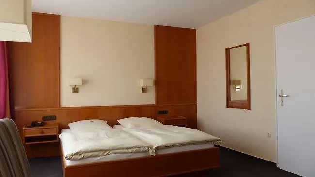 Hansa Hotel 3*