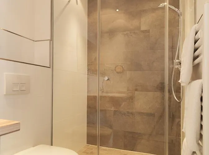 Hansa Hotel 3*